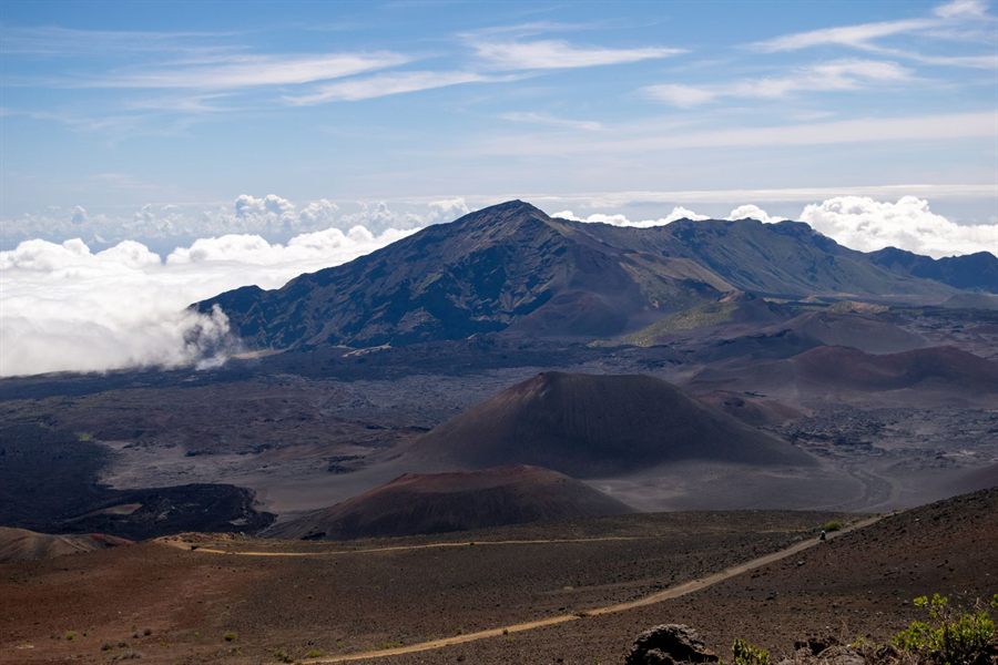 Haleakalā crater on Maui under a clear sky, a popular shore-day trip from Kahului